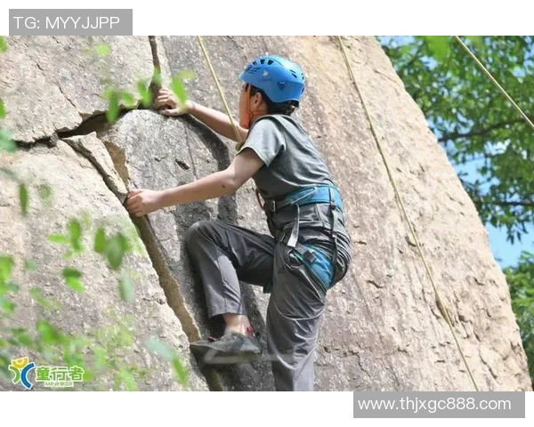 武汉攀岩队的力量揭秘：勇攀高峰的热血故事与团队精神
